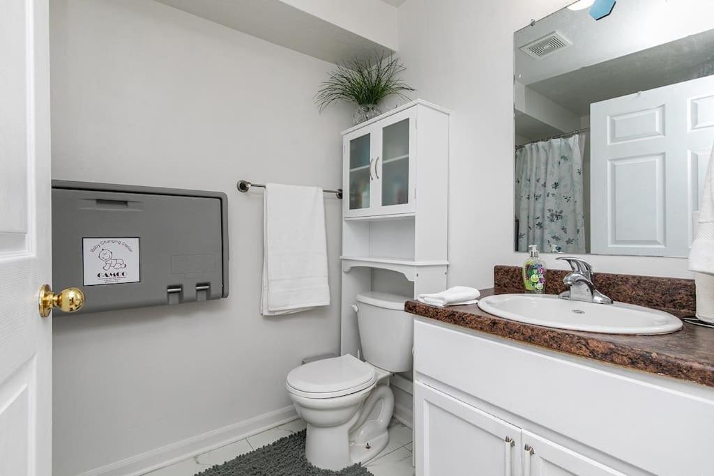 דה מוין Family Friendly Home Close To Airport And Downtown מראה חיצוני תמונה