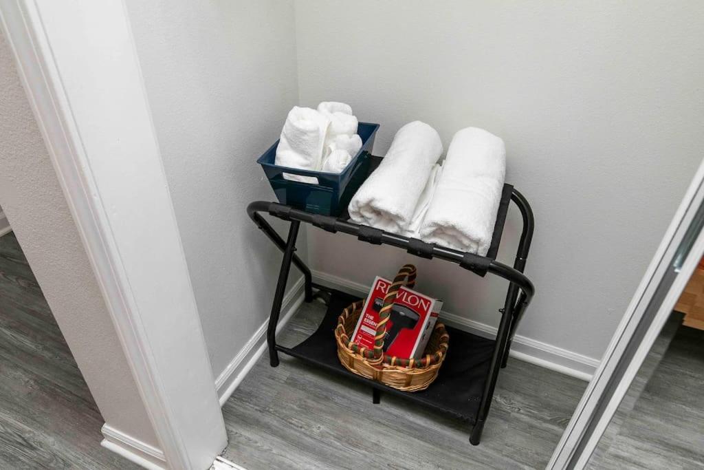 דה מוין Family Friendly Home Close To Airport And Downtown מראה חיצוני תמונה