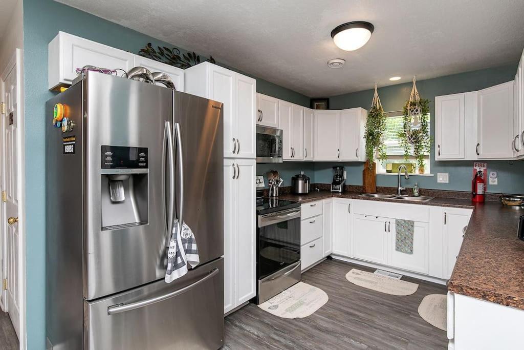 דה מוין Family Friendly Home Close To Airport And Downtown מראה חיצוני תמונה
